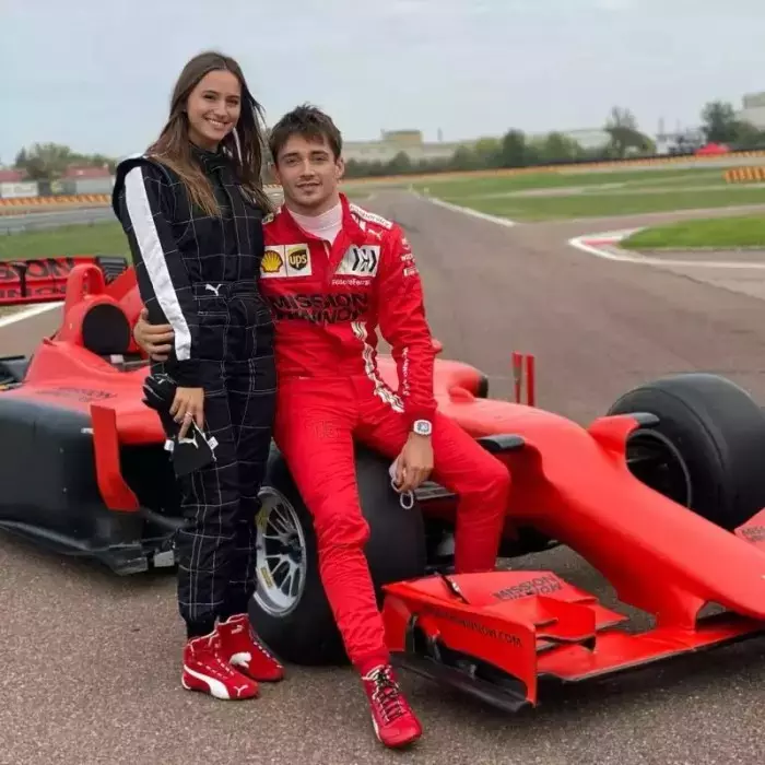 Principais namoradas do piloto de f1 charles leclerc