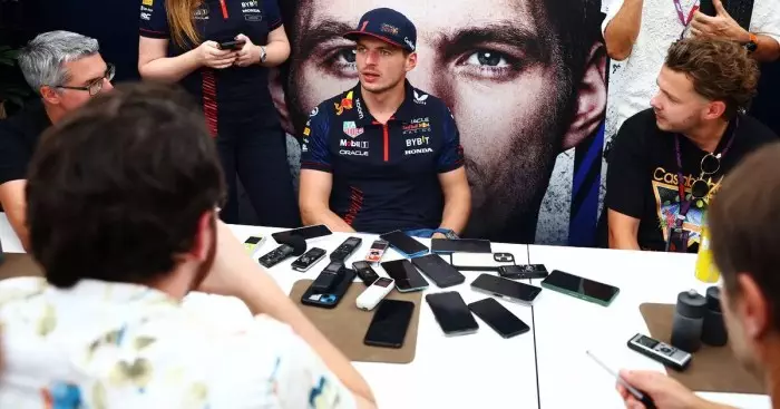 Fórmula 1 estratégia Verstappen uso nome falso