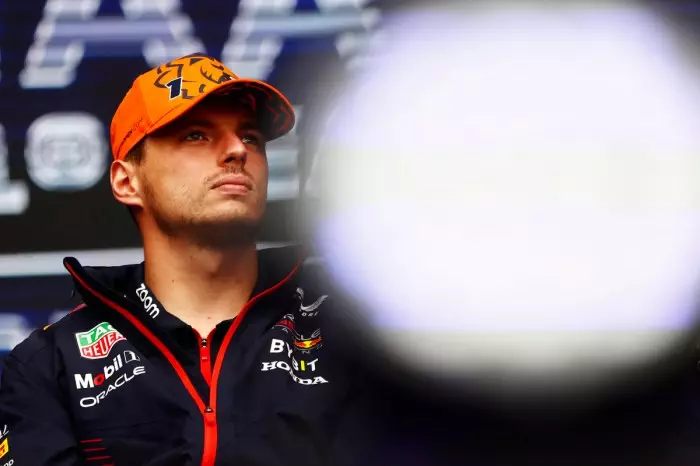 Implicações nome falso Verstappen desempenho