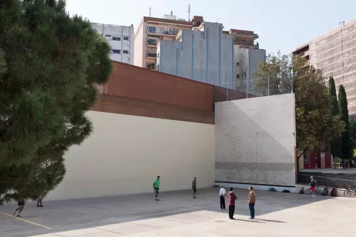 Estudos de caso de projetos semelhantes em Barcelona