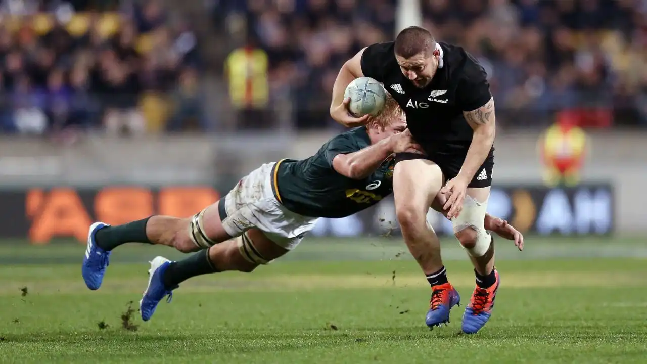 How To Rugby Tackle Someone Bigger? – FluentRugby How To Rugby Tackle Someone Bigger? – FluentRugby