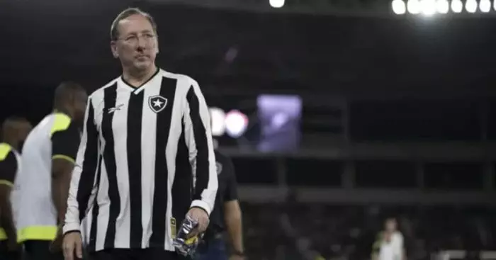 Cristiano Ronaldo no Botafogo? Renato Paiva brinca e se refere a Textor: “Pergunta deve ser feita em outra língua”