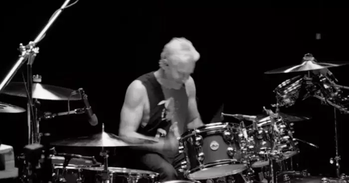 Análise da técnica de bateria de josh freese nos foo fighters