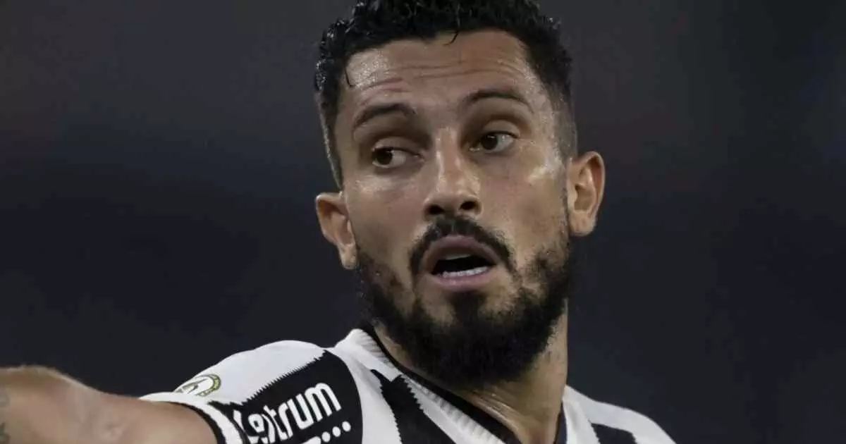 Cristiano Ronaldo no Botafogo? Renato Paiva brinca e se refere a Textor: “Pergunta deve ser feita em outra língua”