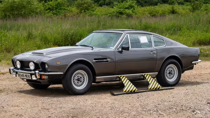 Db5 aston bond goldfinger continuation connery replika apakah lagi khas ikonik punya berkat rahasia diproduksi senjata completed blackxperience gridoto Primeira Classe: Como Aston Martin virou o jogo e deixou de ser apenas o 'carro do 007'
