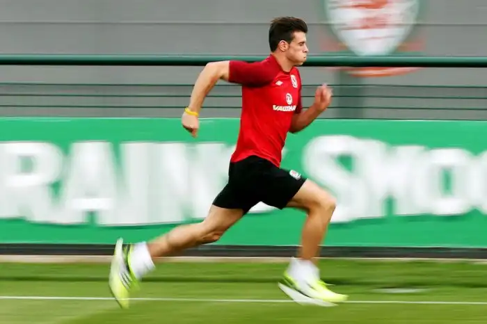How fast can rugby players run 100m