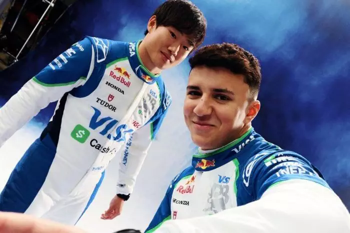 🚨OFICIAL ISACK HADJAR a RACING BULLS para 2025 🔥 MAL MANEJO de RED BULL ... Avaliação da performance de Hadjar comparado com a de Tsunoda