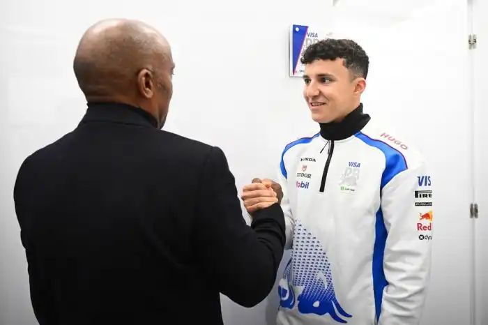 Marko: Hadjar está ameaçando o lugar de Tsunoda