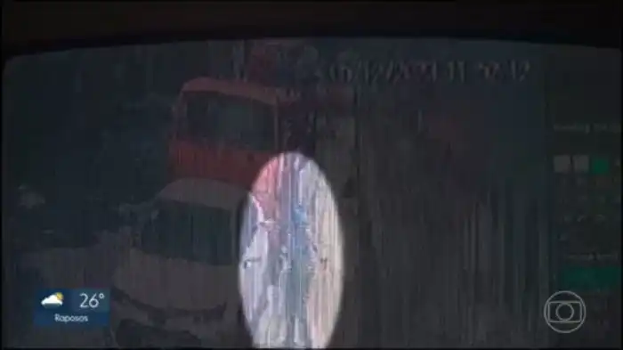 Vídeo: Polícia investiga morte de homem dentro de carro no bairro ... Homem Morto Em Interlagos