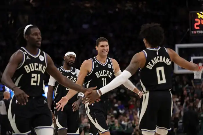 Giannis-less Bucks silence Thunder to extend unbeaten NBA run | Daily Sabah Giannis-less Bucks silence Thunder to extend unbeaten NBA run | Daily Sabah