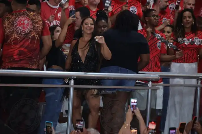 Foto: Viviane Araujo já fez algumas cirurgias em nome da beleza ... Cirurgia Viviane Araujo