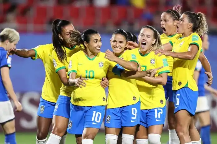 Pelas oitavas de final, Seleção Brasileira feminina enfrenta a França ... Campeonato Brasileiro Feminino