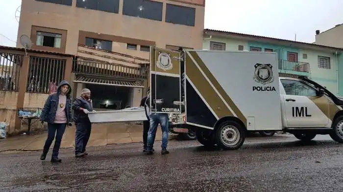 Mulher é encontrada morta dentro de casa em Juazeiro, com sinais de ... Mulher é encontrada morta dentro de casa em Juazeiro, com sinais de ...