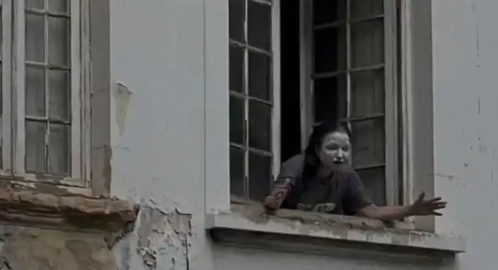 A Mulher da Casa Abandonada: história macabra é o assunto do momento A Mulher da Casa Abandonada: história macabra é o assunto do momento