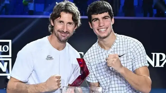 La quête épique de Carlos Alcaraz et de l'entraîneur Ferrero pour la suprématie sur terre battue.