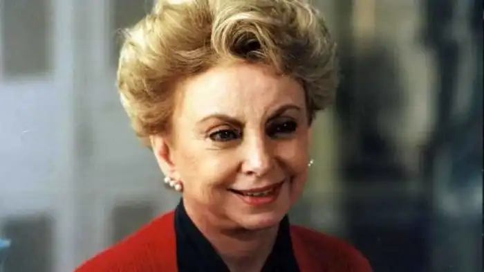 Vale Tudo: Odete Roitman chega com bolsa de R$ 25 mil Vale Tudo: Odete Roitman chega com bolsa de R$ 25 mil
