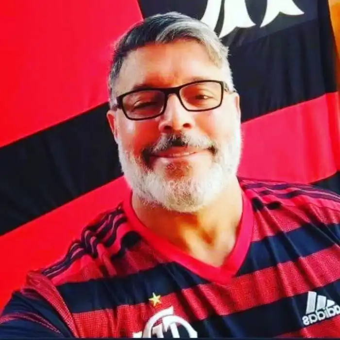 Alexandre Frota relembra fotos pelado com outros homens Alexandre Frota relembra fotos pelado com outros homens