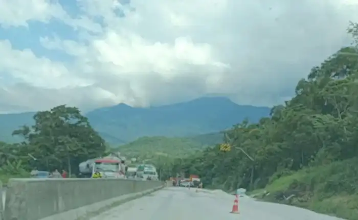 BR-277 entre Curitiba e Litoral é liberada parcialmente após 19 horas ...