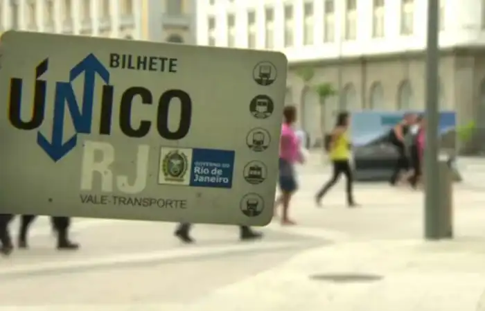 Estudantes recebem cartões do Bilhete Único Universitário - JORNAL HORA ... Estudantes recebem cartões do Bilhete Único Universitário - JORNAL HORA ...