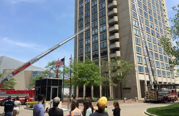 Gas leak evacuates one of the Harbor Towers | Universal Hub Gas leak evacuates one of the Harbor Towers | Universal Hub