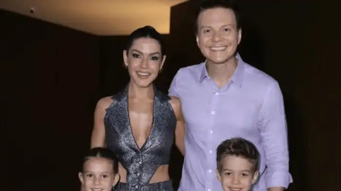 Thais Fersoza revela idade de seu primeiro beijo e paixão da ... Thais Fersoza Idade