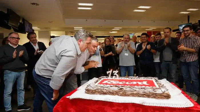 Record celebra 73 anos de sucesso desportivo - Jogo da Vida - Jornal Record Record Brainrot