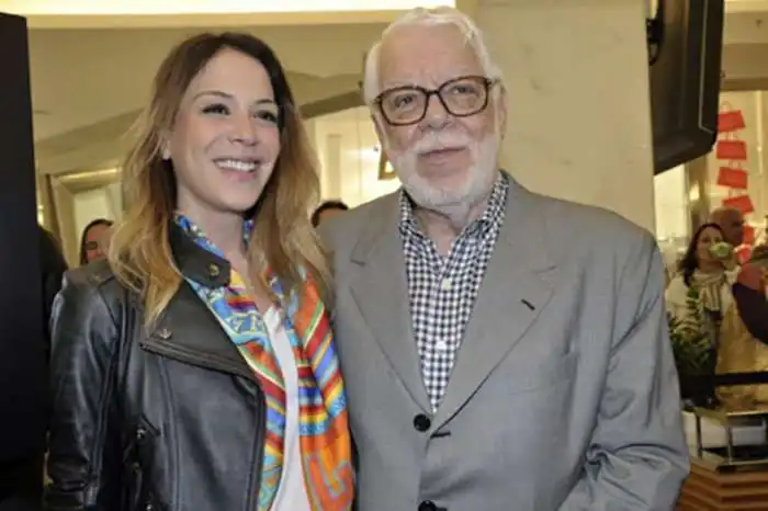Filha de Manoel Carlos demorou para aceitar cicatrizes; veja causa Filha de Manoel Carlos demorou para aceitar cicatrizes; veja causa