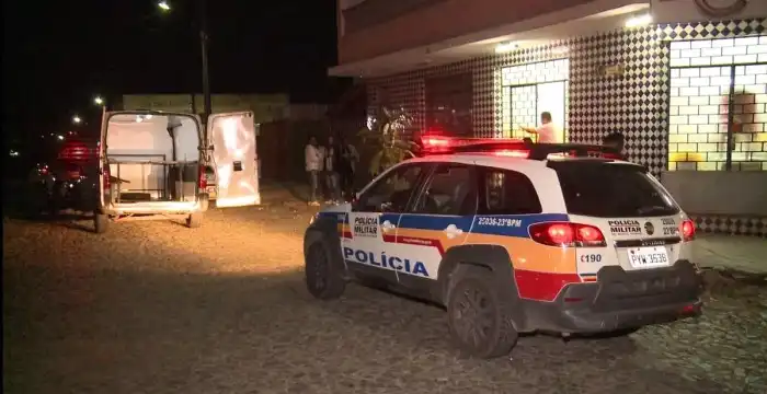 Homem é morto a tiros dentro de bar no Bairro Interlagos em Divinópolis ... Homem é morto a tiros dentro de bar no Bairro Interlagos em Divinópolis ...
