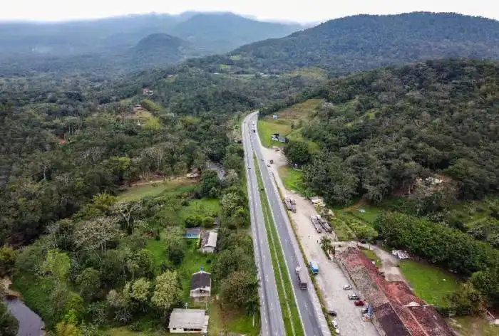 BR-277 deve ter movimento recorde no Ano Novo no Paraná BR-277 deve ter movimento recorde no Ano Novo no Paraná