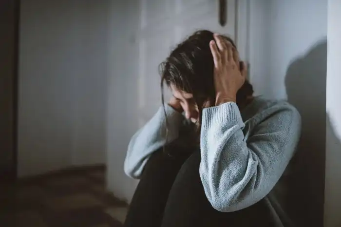 Esquizofrenia: o que é, sintomas, tipos e se tem cura - Minha Vida Esquizofrenia Tem Cura