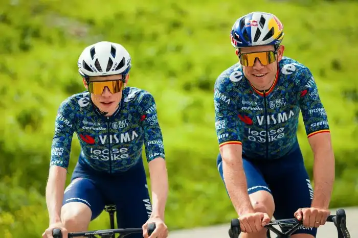Maillot Visma Lease a Bike Tour de France : Hommage à la Renaissance Maillot Visma Lease a Bike Tour de France : Hommage à la Renaissance