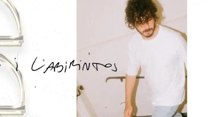 Rafa Martins experimenta novos caminhos no single “Labirintos” Rafa Martins experimenta novos caminhos no single “Labirintos”