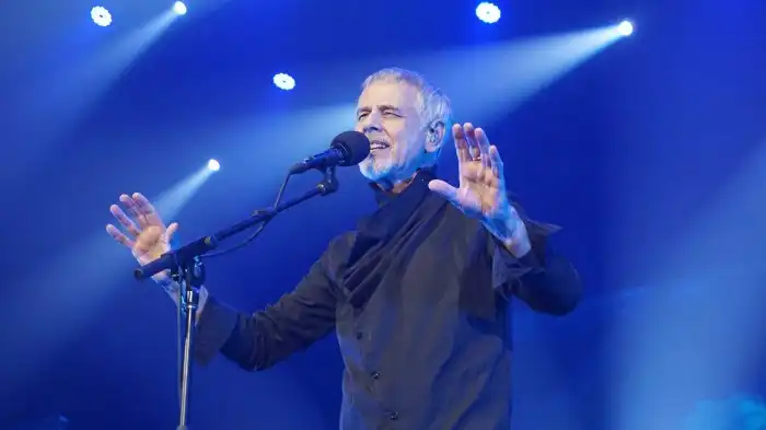 Conheça a esposa do cantor Ritchie e suas filhas e saiba como está o ... Conheça a esposa do cantor Ritchie e suas filhas e saiba como está o ...