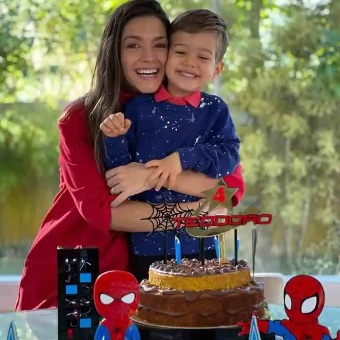 Após quase 20 anos, Thais Fersoza volta à TV Globo - Curta Mais Thais Fersoza Idade
