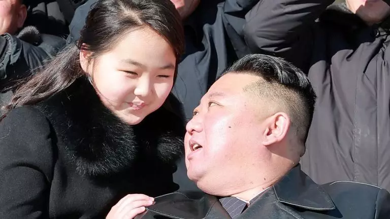 Newly released pics show Kim Jong Un as baby-face teen Newly released pics show Kim Jong Un as baby-face teen