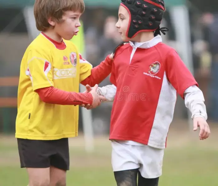 What teams play rugby?