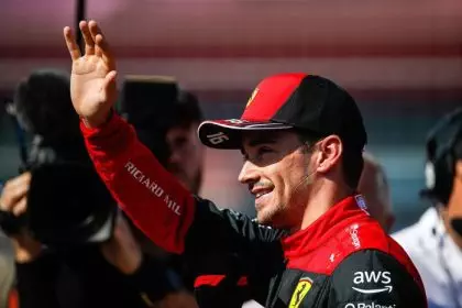 Relacionamentos passados de charles leclerc piloto de f1 ferrari