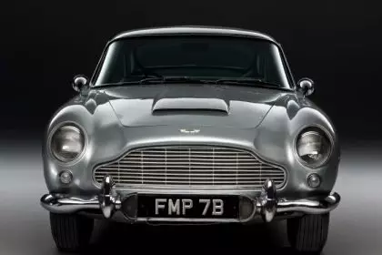 Bond aston martin james spectre cars 007 db10 car film jaguar de carro super movies reveals footage become unveiled have