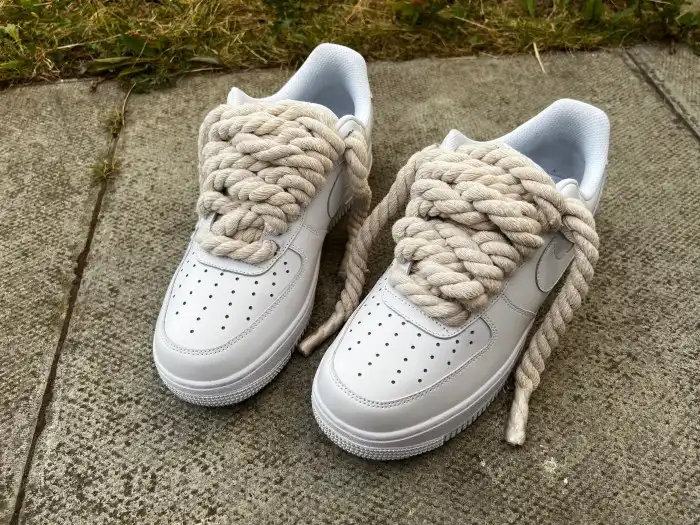 Do rugby balls have laces