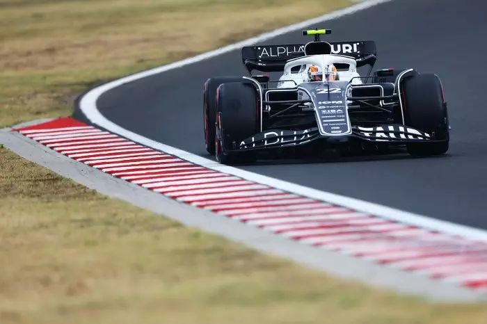 Competição entre Hadjar e Tsunoda na próxima temporada da F1