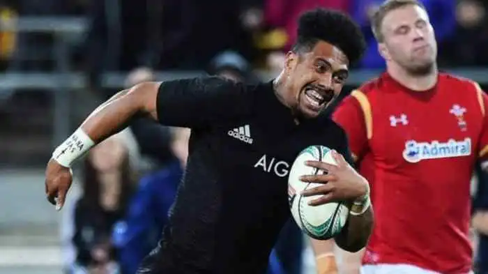 Why don t rugby wear helmets?