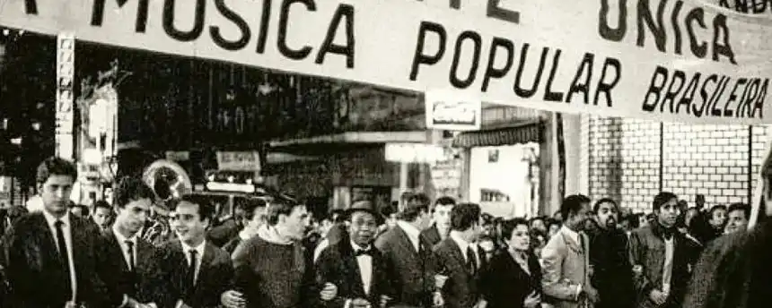 Em 1967, músicos da MPB fizeram marcha contra a guitarra elétrica ...