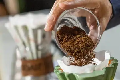 Café com pedras: Proibição a 19 marcas e indenização de 10 mil
