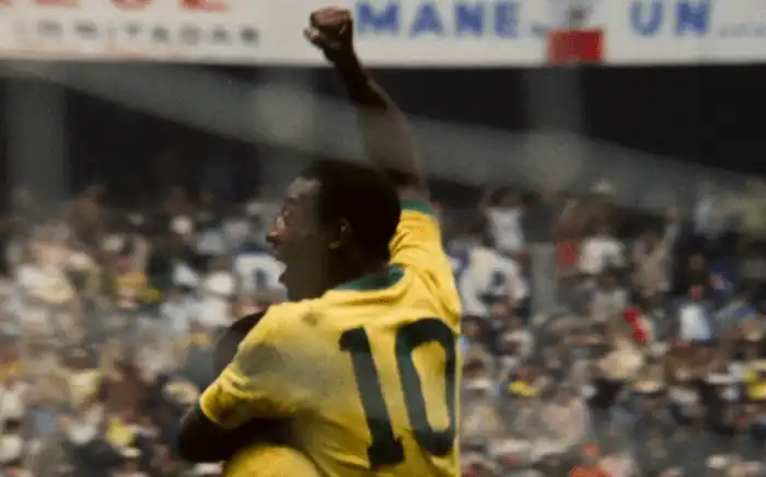 Quantos gols Pelé tem na carreira? Entenda a disparidade entre as contagens